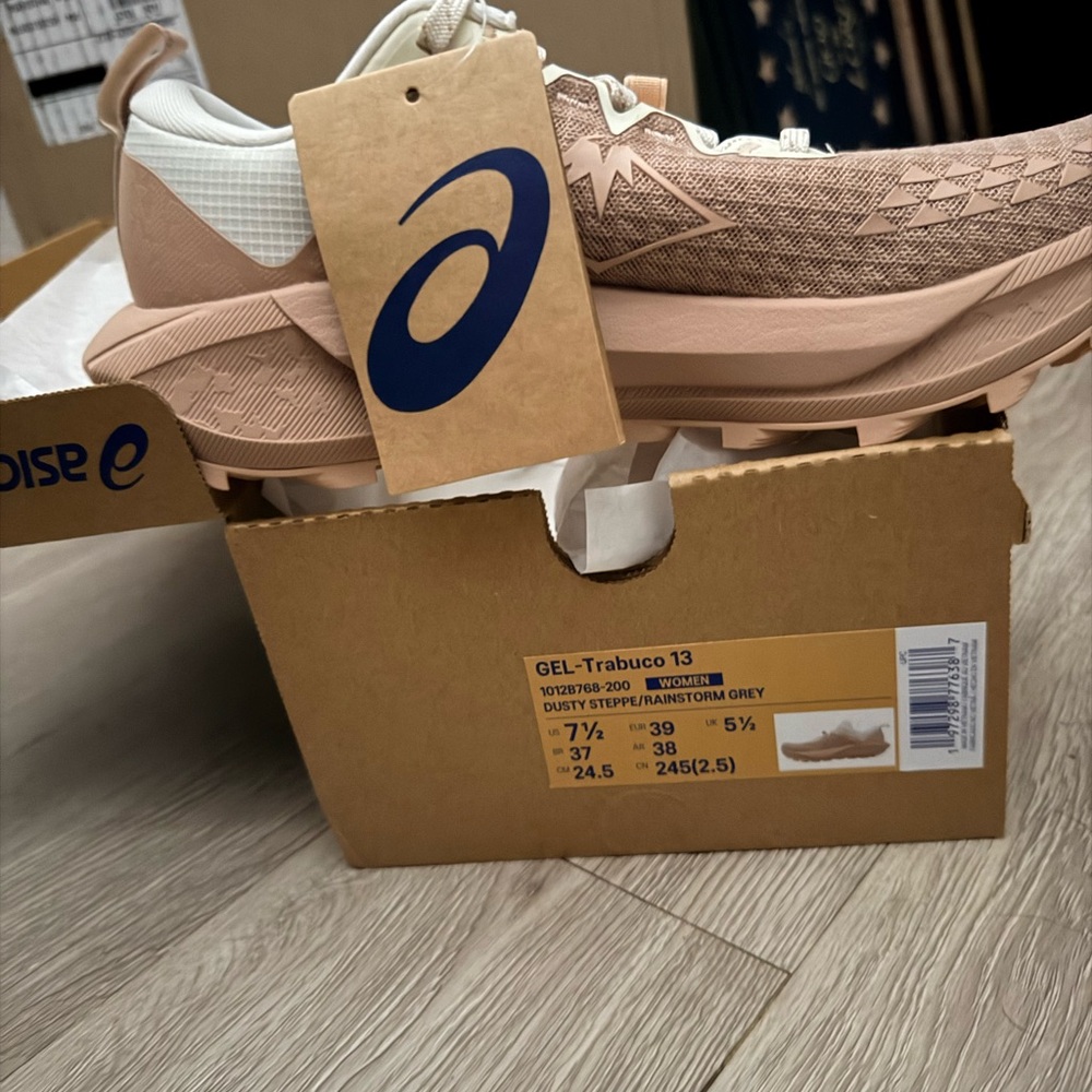 Asics Gel-Trabuco 13 in Dusty Pink and Tan